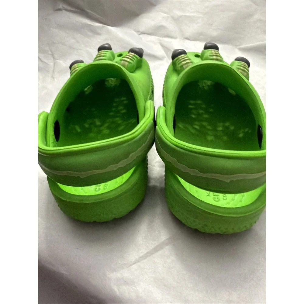 CROCS line green